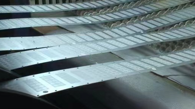 卷對(duì)卷連續(xù)蝕刻加工流程及應(yīng)用領(lǐng)域